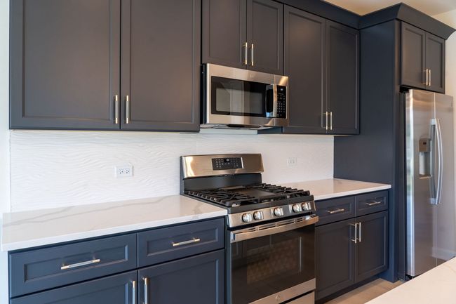 513 Amherst Dr, Townhouse with 3 bedrooms, 3 bathrooms and 4 parking in Sycamore IL | Image 30