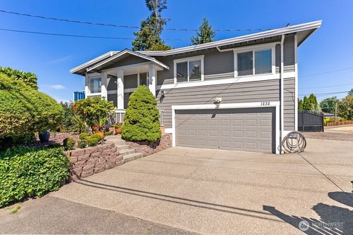 1232 S 272nd Street, Des Moines, WA, 98198 | Card Image