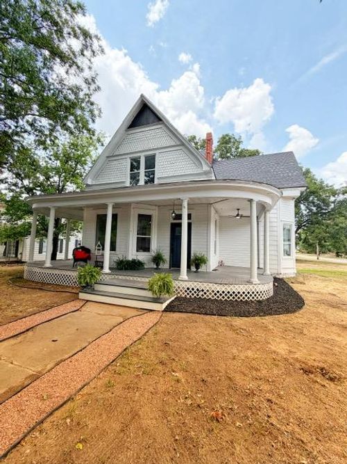 424 N Hinckley St, Holdenville, OK, 74848-5454 | Card Image