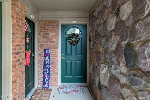 unit-16-245 Brookwood Dr, South Lyon, MI, 48178-1850 | Card Image