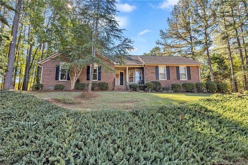 2505 Buckingham Dr, Sanford, NC, 27330-9388 | Card Image