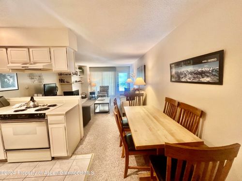 2d-210 E Cooper Ave, Aspen, CO, 81611-1874 | Card Image