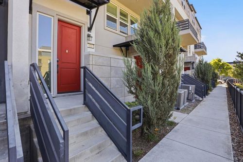 633 Blackbury Ln, San Jose, CA, 95133-3819 | Card Image