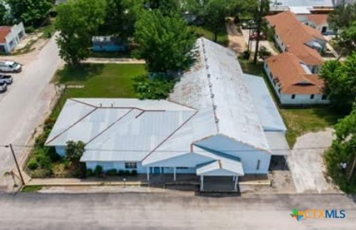 202 Ne 2nd St, Smithville, TX, 78957 | Card Image