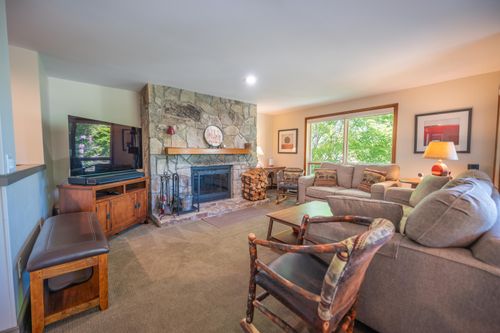 h21-4E Trailside Village Way, West Dover, VT, 05356 | Card Image
