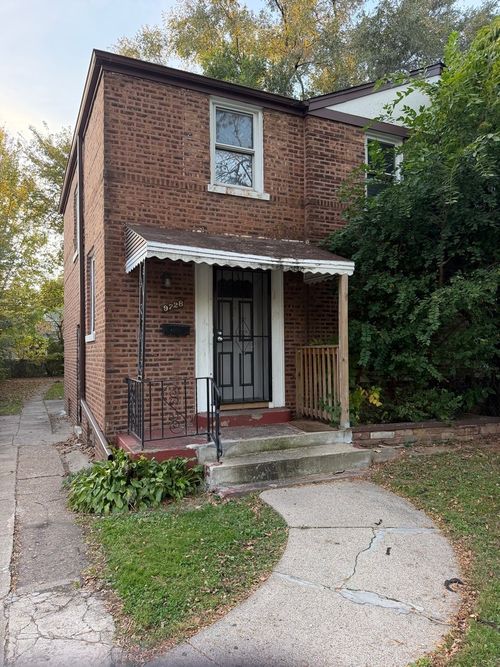 9728 S Chappel Ave, Chicago, IL, 60617-4755 | Card Image