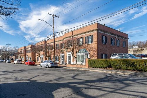 6a-39 Pine St, New Canaan, CT, 06840-5409 | Card Image