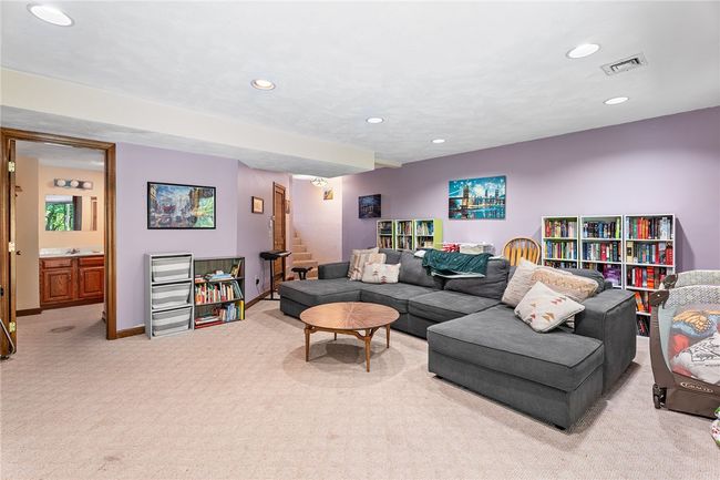 607 Brookhaven Ln, Condo with 2 bedrooms, 3 bathrooms and 2 parking in Woonsocket RI | Image 21