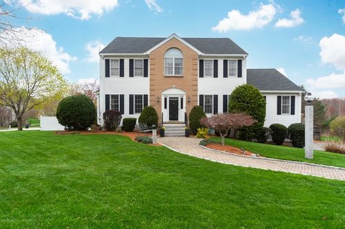 94 Dean Rd, Marlborough, MA, 01752-4800 | Card Image