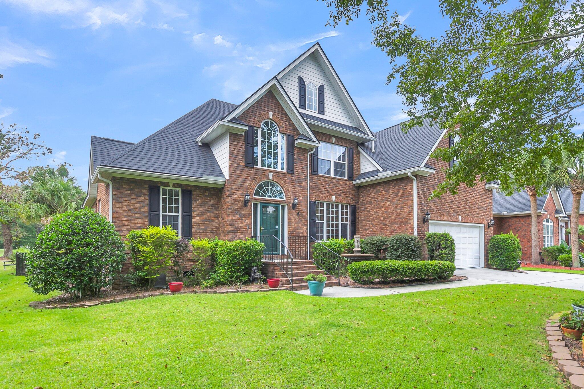 Fairway Woods Cir, North Charleston, SC 29420