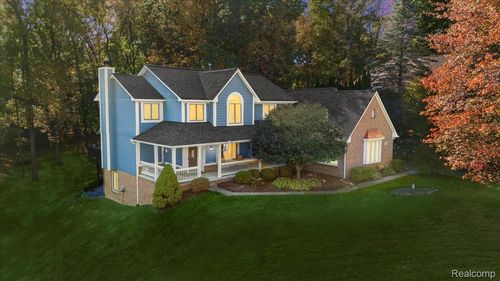 9755 Forest Ridge Dr, Clarkston, MI, 48348-4157 | Card Image