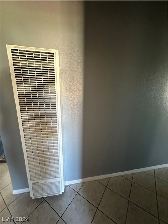 AC Vent in Hallway | Image 10