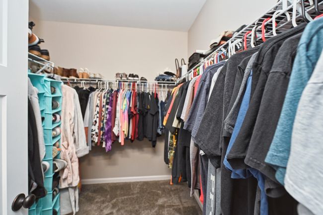 Walk-in Closet | Image 21