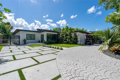 7850 Hawthorne Ave, Miami Beach, FL, 33141-1002 | Card Image