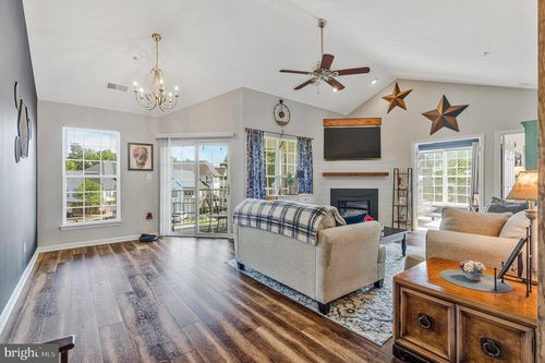 unit-301-25230 Pond View Sq, CHANTILLY, VA, 20152-5358 | Card Image
