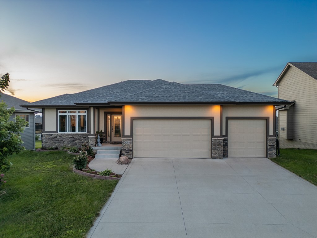 Dellwood Dr, Waukee, IA 50263
