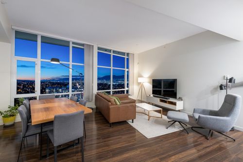 ph3-4815 Eldorado Mews, Vancouver, BC, V5R0B2 | Card Image