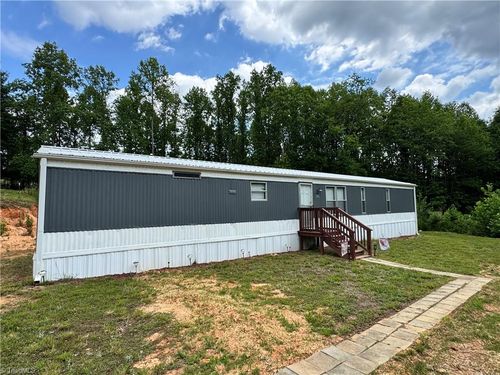 429 Wayne Marshall Rd, Elkin, NC, 28621-8428 | Card Image