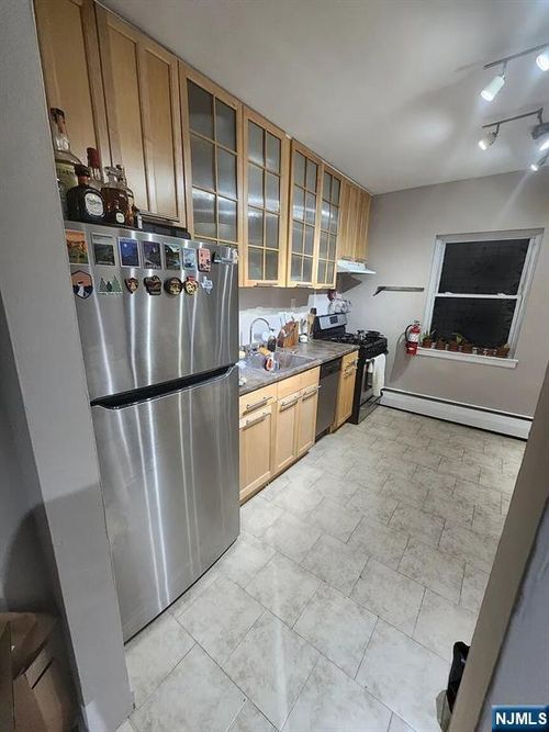 68 Main, Bogota, NJ, 07603 | Card Image