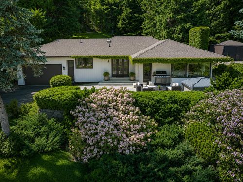 68 Bonnymuir Dr, West Vancouver, BC, V7S1L2 | Card Image
