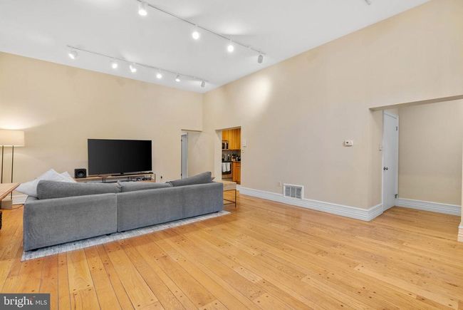 APT-9 - 914 Spruce St, Condo with 2 bedrooms, 2 bathrooms and null parking in PHILADELPHIA PA | Image 7