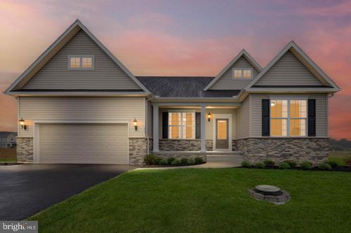 205-1525 Falcon Ln, CHAMBERSBURG, PA, 17202-7672 | Card Image