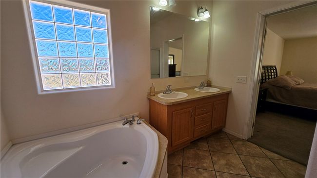 Bathroom | Image 23