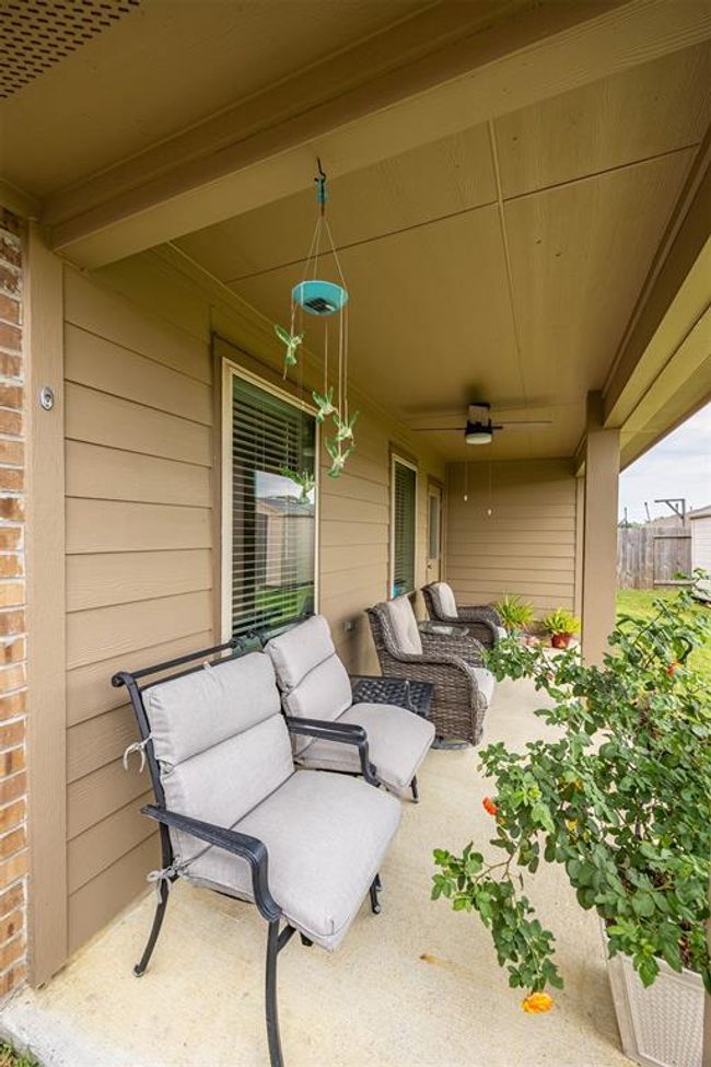 4030 Country Club Dr, House other with 4 bedrooms, 2 bathrooms and 2 parking in Baytown TX | Image 28