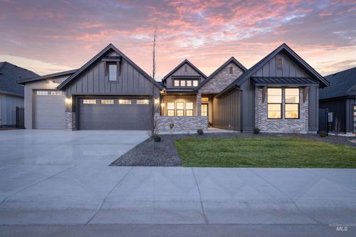 294 N Hunter Creek Ave, Eagle, ID, 83616-1137 | Card Image