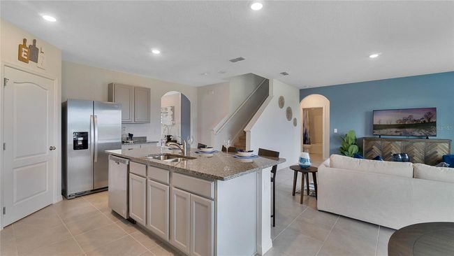 33604 Seattle Slew Dr, House other with 5 bedrooms, 3 bathrooms and null parking in SORRENTO FL | Image 9