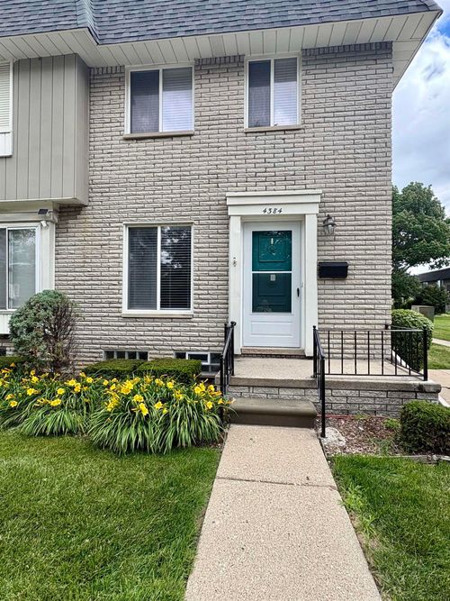 4384 15 Mile Rd, Sterling Heights, MI, 48310-5411 | Card Image