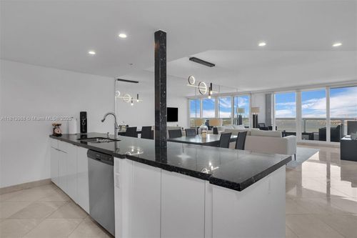 apt-3332-1717 N Bayshore Dr, Miami, FL, 33132-1167 | Card Image