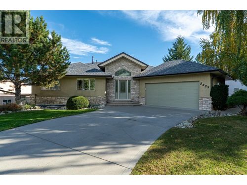 2229 Capistrano Drive, Kelowna, BC, V1V2A2 | Card Image