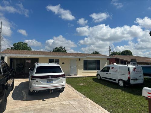 7531 Tropicana St, Miramar, FL, 33023-2548 | Card Image