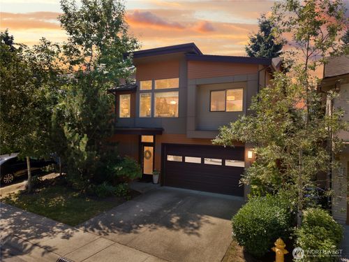 13521 Se 81st Pl, Newcastle, WA, 98059-7111 | Card Image