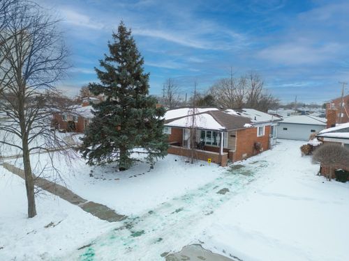 34617 Greentrees Rd, Sterling Heights, MI, 48312-5516 | Card Image