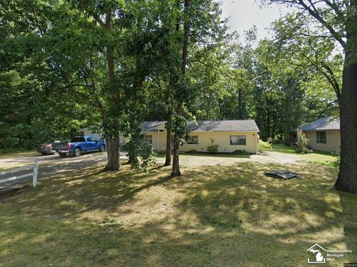 103 Marigold Ln, Houghton Lake, MI, 48629-8938 | Card Image