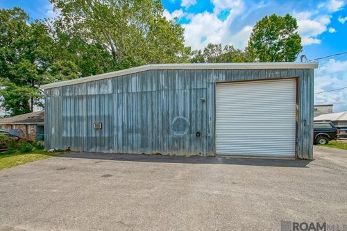 238 Benton St, Denham Springs, LA, 70726-3304 | Card Image