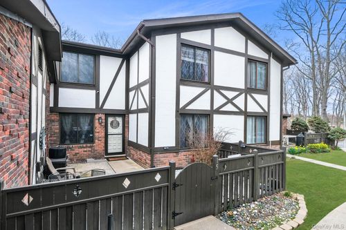 15 Birchwood Rd, Medford, NY, 11763-1251 | Card Image