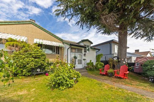 6593 Lochdale St, Burnaby, BC, V5B2M7 | Card Image