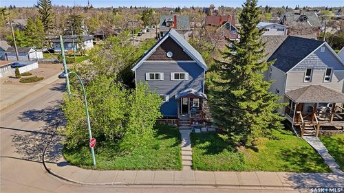 174 Ominica St W, Moose Jaw, SK, S6H1X2 | Card Image