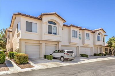 201 - 7241 Indian Creek Lane, Condo with 3 bedrooms, 2 bathrooms and null parking in Las Vegas NV | Image 2