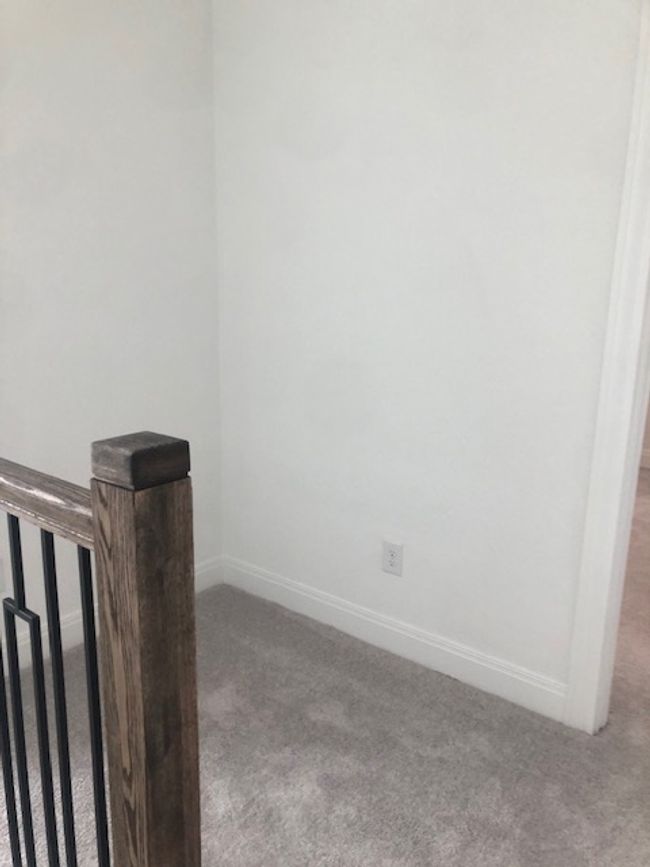 Unfurnished room with carpet flooring and baseboards | Image 22