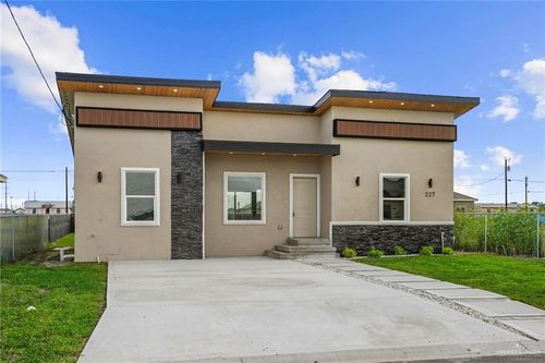 227 Valencia, Weslaco, TX, 78596-5504 | Card Image
