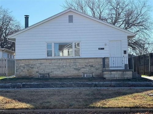 321 W 5th St, Junction City, KS, 66441-3042 | Card Image