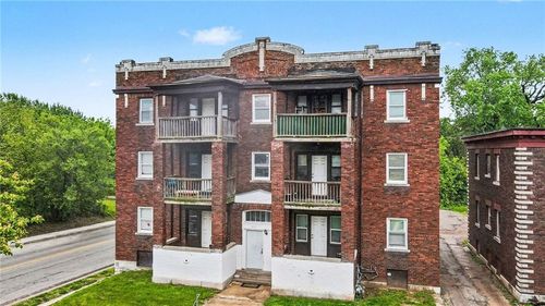 3319 E 30th St, Kansas City, MO, 64128-1616 | Card Image