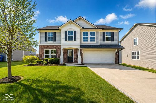 5571 W Woodhaven Dr, Mccordsville, IN, 46055-8007 | Card Image