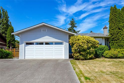 2056 Northbrook Dr, Sidney, BC, V8L4J5 | Card Image