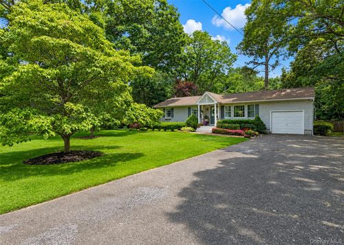 816 Blair St, Bohemia, NY, 11716-3604 | Card Image