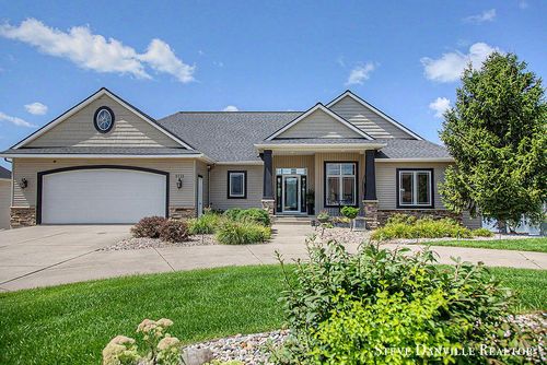 9121 24th Avenue, Jenison, MI, 49428 | Card Image